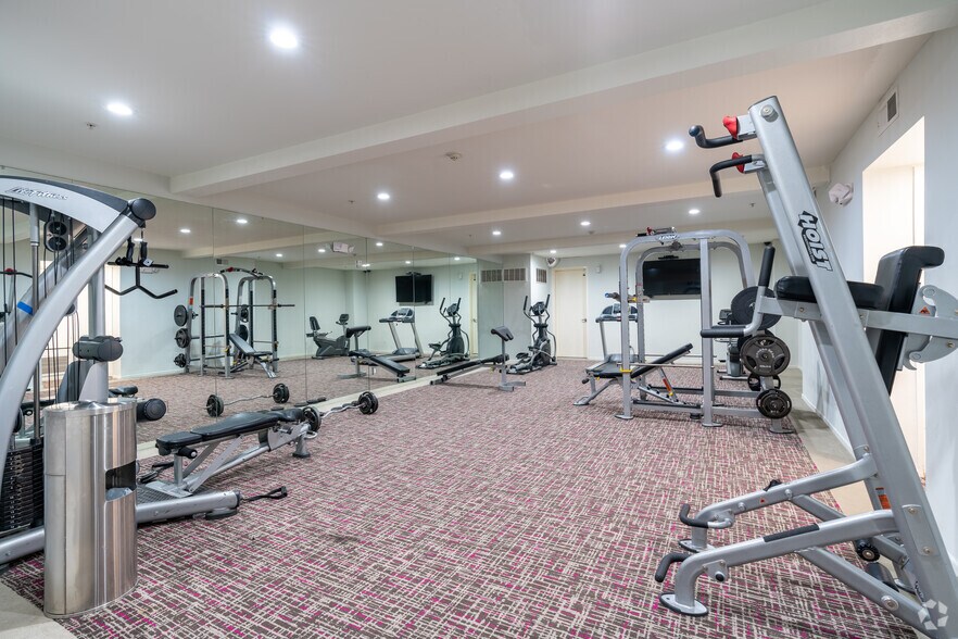 Interior Photo - Hawthorne Regency Apartments