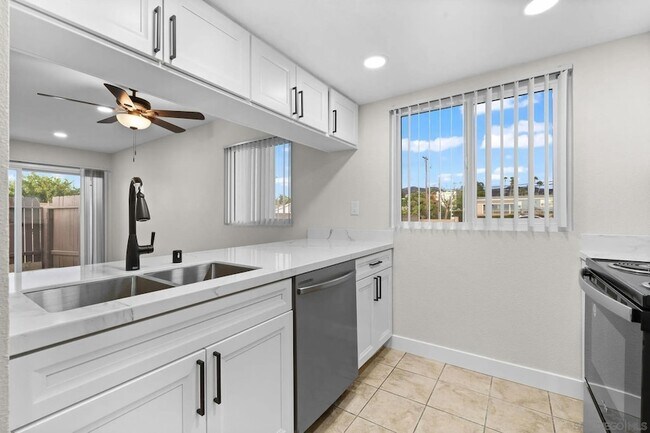 Building Photo - 748 N 3rd St