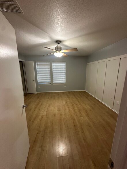 Building Photo - 6118 Elton Knolls St