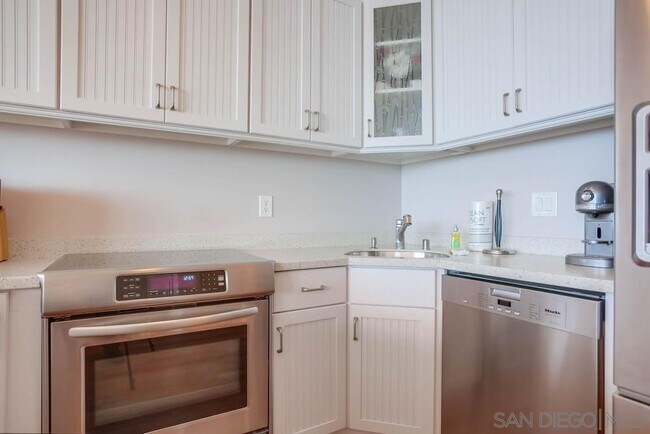 Building Photo - 190 Del Mar Shores Terrace