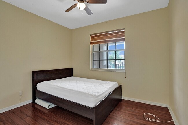 Building Photo - 5897 NW 120th Terrace