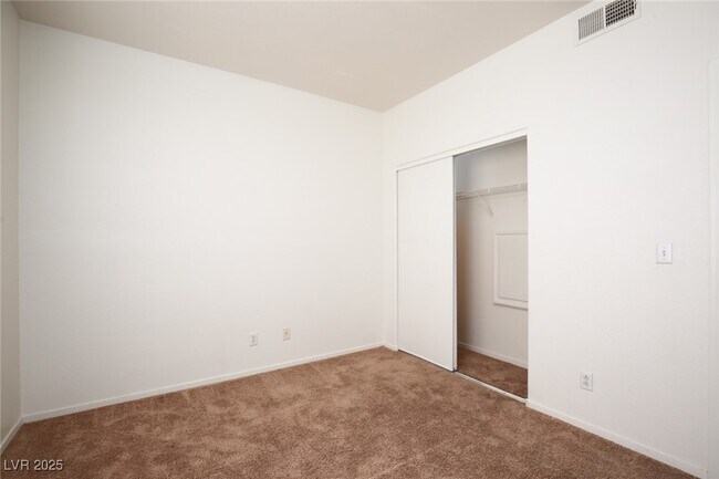 Building Photo - 5655 E Sahara Ave