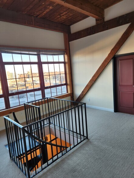 Building Photo - 815 Porter St