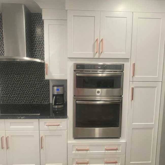 Building Photo - 6718 Deep Creek Dr