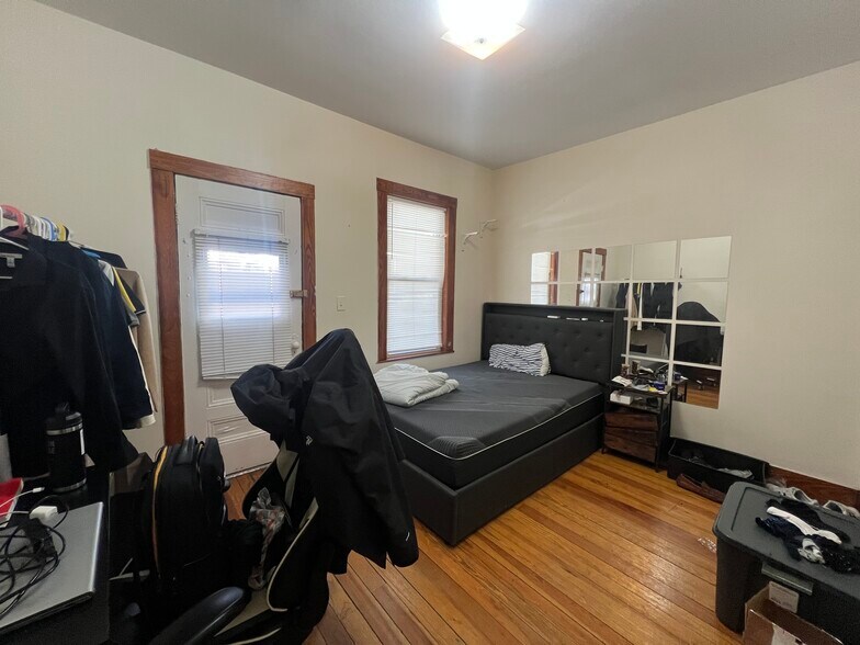 Building Photo - 346 Faneuil St