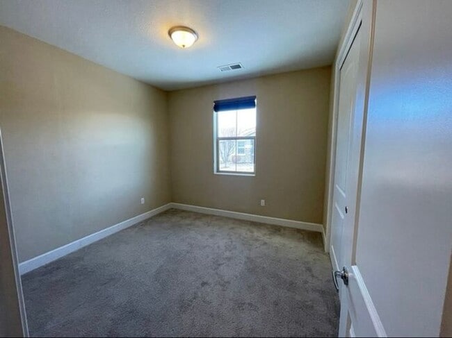 Building Photo - 4819 Tree Swallow Ln