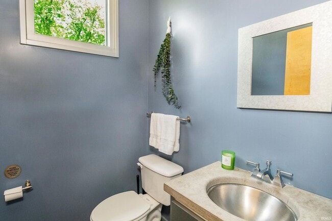 Building Photo - 612 N Kerry Dr