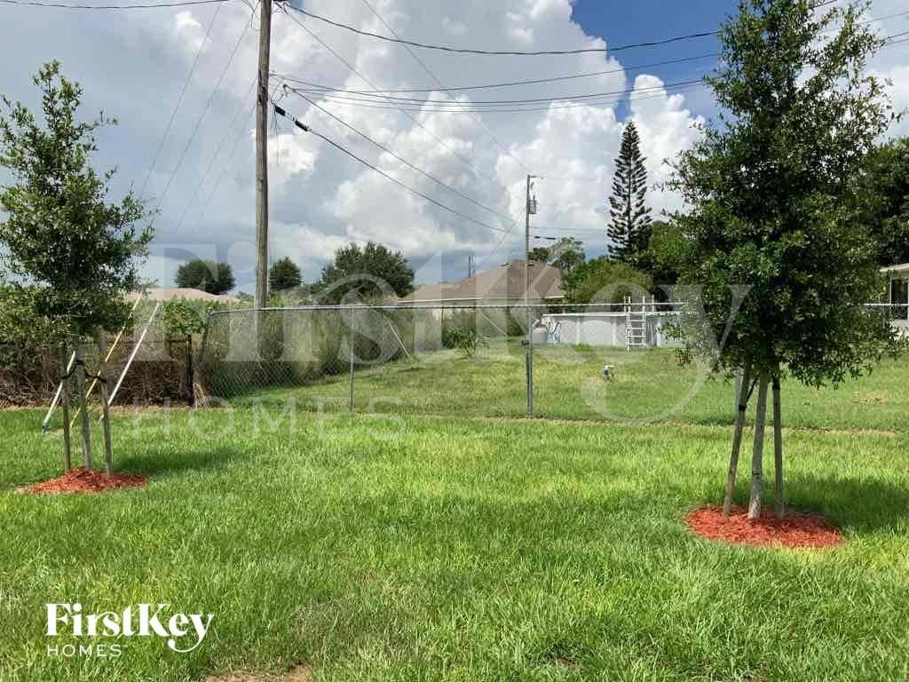 Building Photo - 4658 SW Monaco St