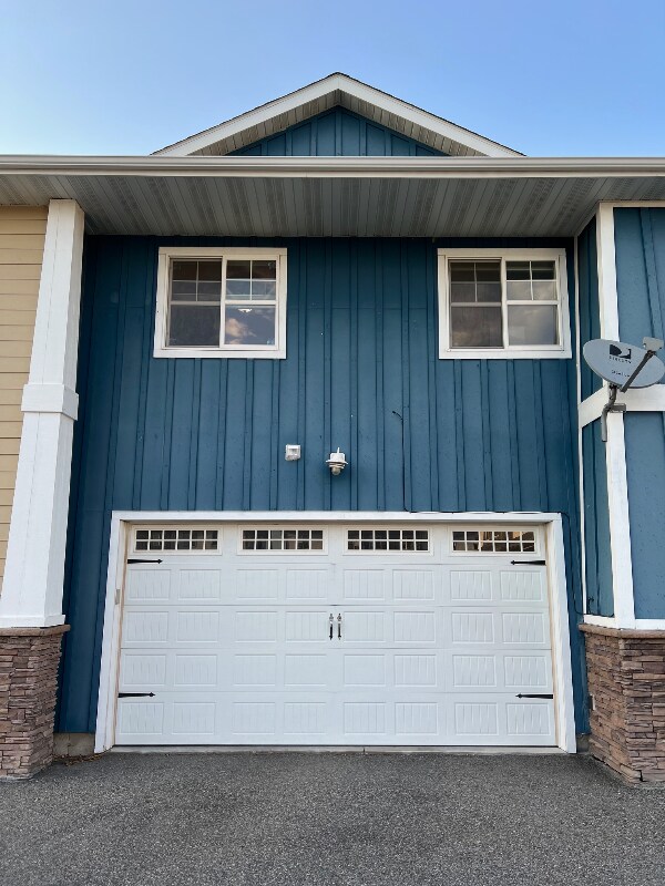 Building Photo - Modern 3 Bed | 2.5 Bath Condo in Prime Loc...