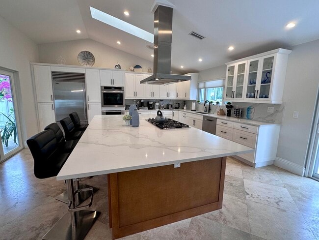 Building Photo - 3001 Jasmine Ct