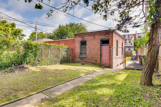 Building Photo - 2907 N Calvert St