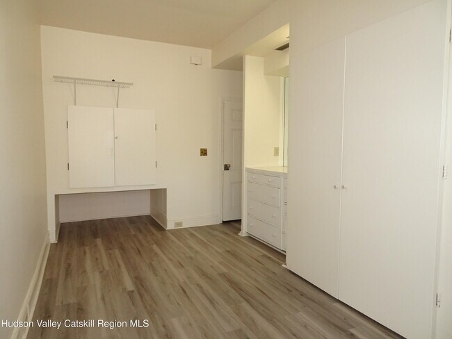 Building Photo - 549 NY-23B