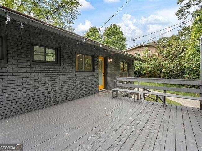 Building Photo - Atlanta Rental with Space, Style & Unbeatable Location