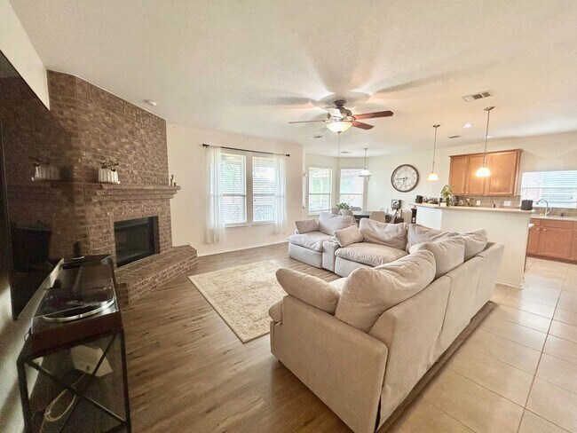 Building Photo - 5 BED/3 BATH GORGEOUS HOUSE FOR LEASE! AVA...