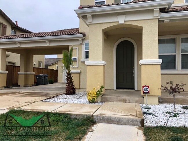 Building Photo - Two story in Springlake Community FOR RENT