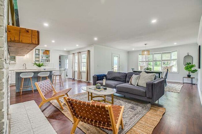 Building Photo - 3610 S Mt Juliet Rd