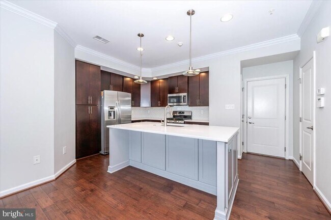 Building Photo - 5059 Small Gains Wy
