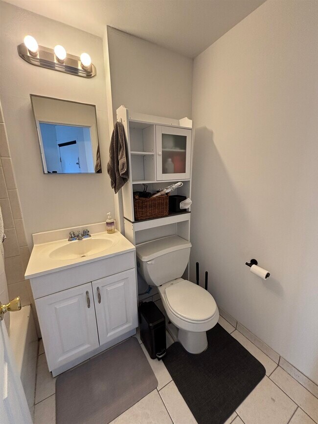 Building Photo - 409 Bloomfield St