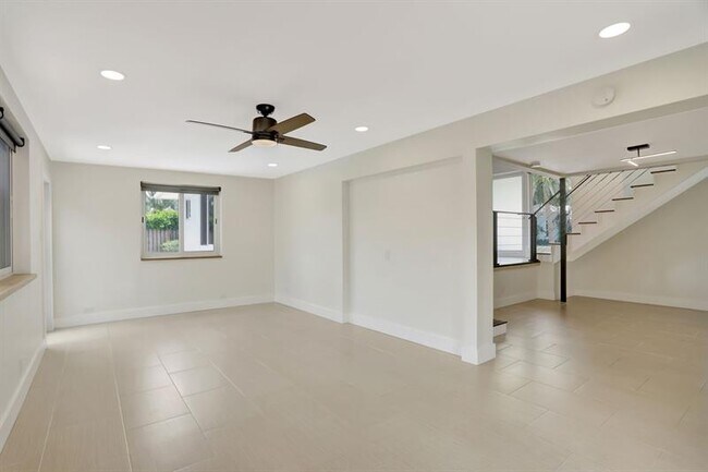 Building Photo - 2616 NE 26th Terrace