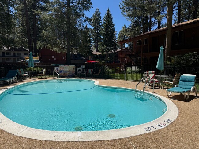 Building Photo - Great Location!  Furnished Condo off Ski Run Blvd - 9 month lease
