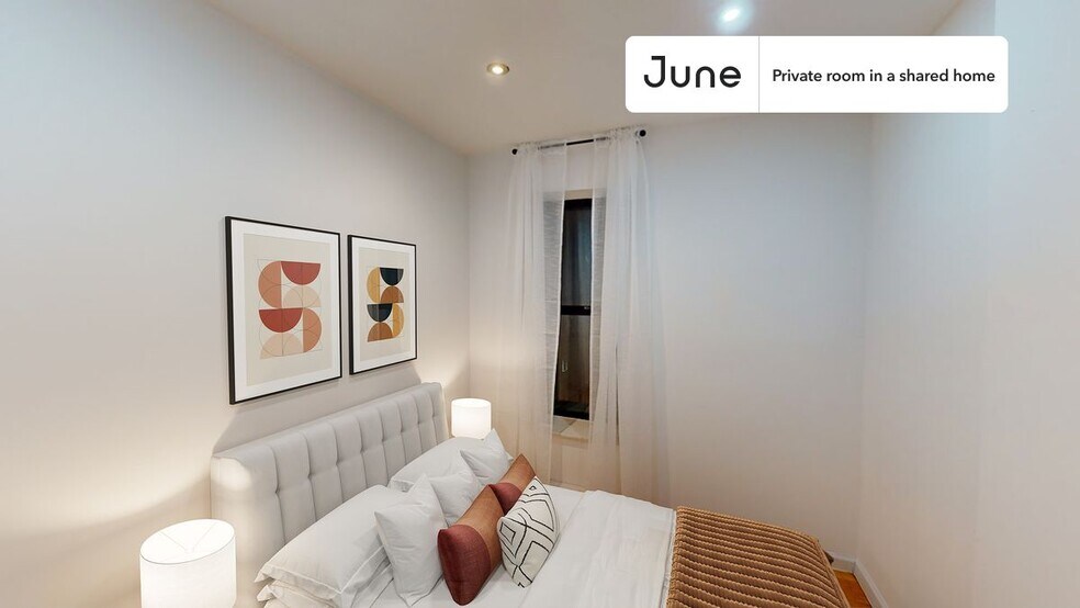 Primary Photo - Private bedroom in 6 bed/3 bath Home