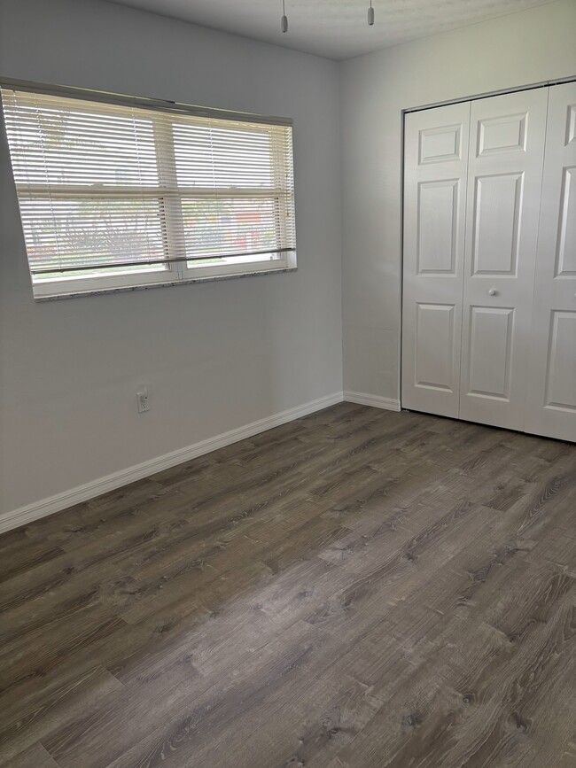 Building Photo - 537 Halyard Ln