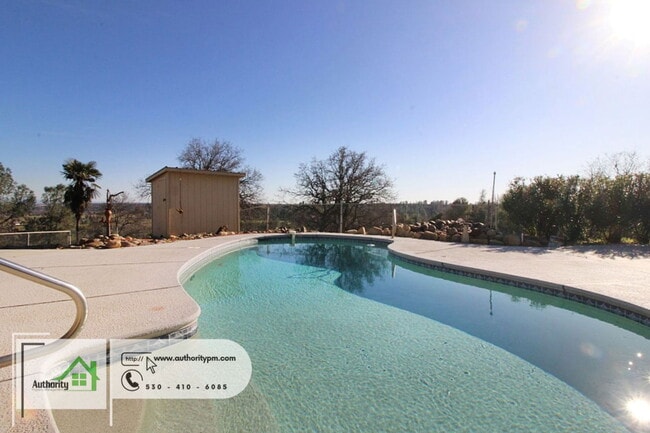 Building Photo - 19250 Hill St