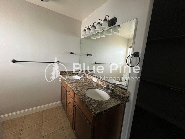 Building Photo - 3688 Shale Ave