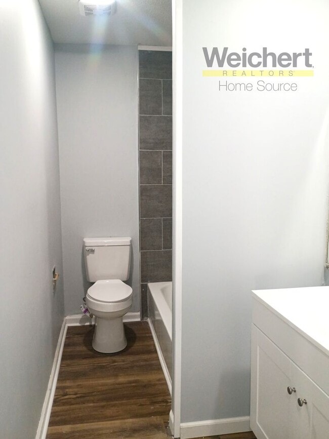 Building Photo - Spacious 4 Bedroom, Fully Updated & Move-In Ready!