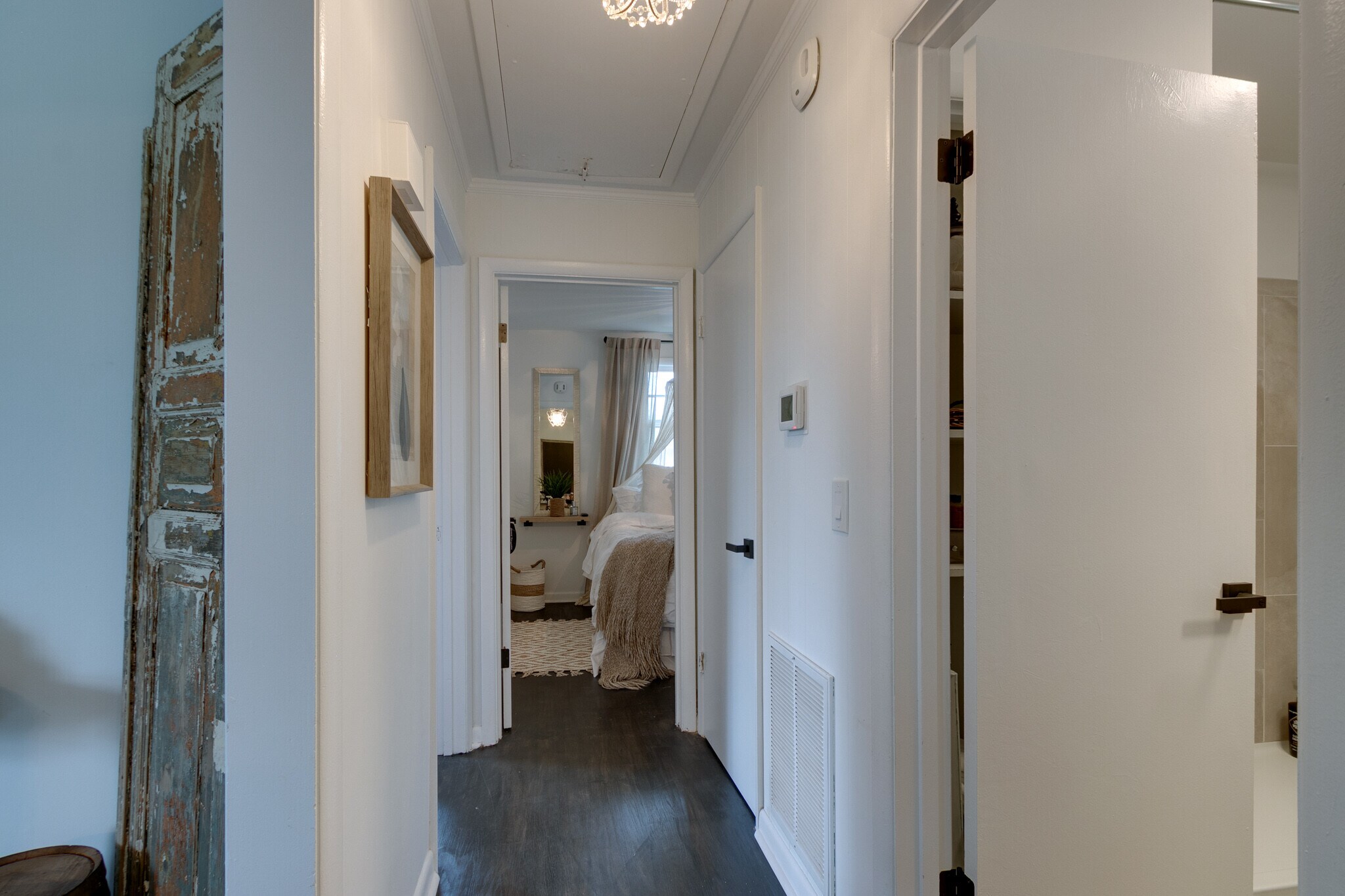 Building Photo - 101 Carnavon Pky