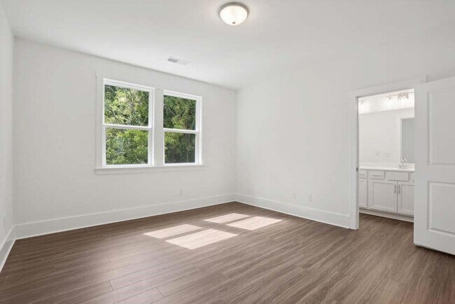 Building Photo - 1621 Gunnin Trce NW