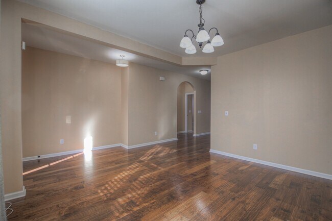 Building Photo - 2298 Dewey Dr