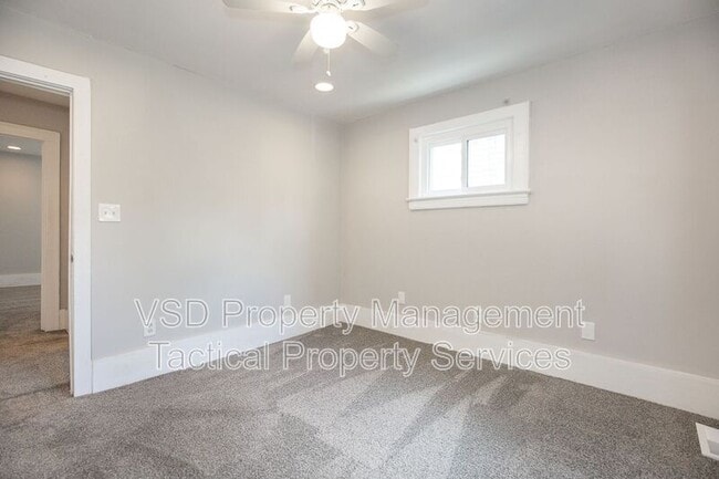 Building Photo - 3692 E 147th St