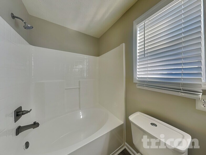 Building Photo - 108 Pembroke Ct