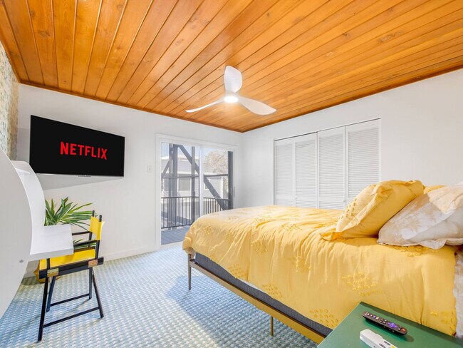 Building Photo - 5537 Pelican Way