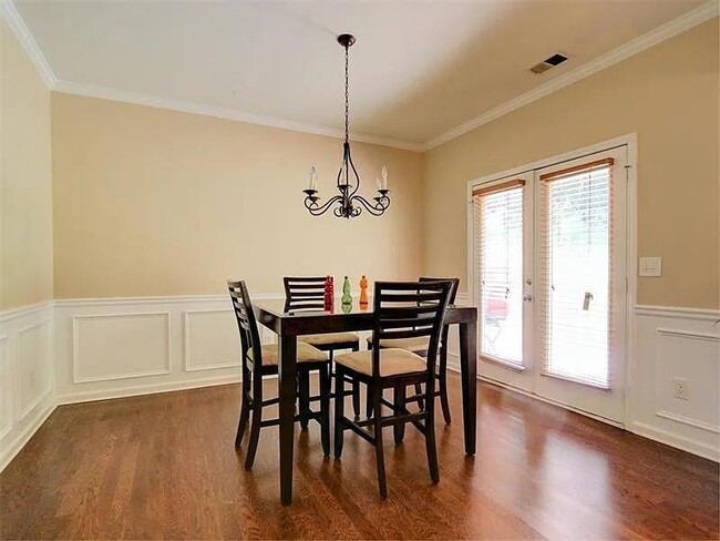 Building Photo - 1083 Brownstone Dr SW
