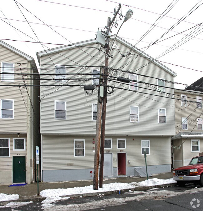 Building Photo - 23-25 Jackson St