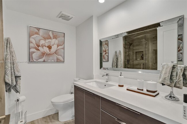 Building Photo - 20281 E Country Club Dr