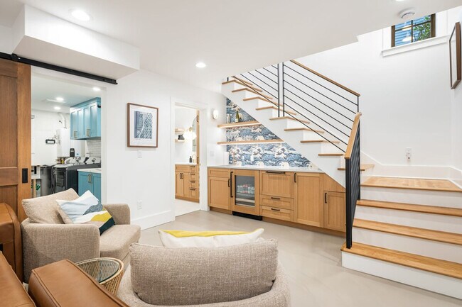 Building Photo - 2453 4th Ave W