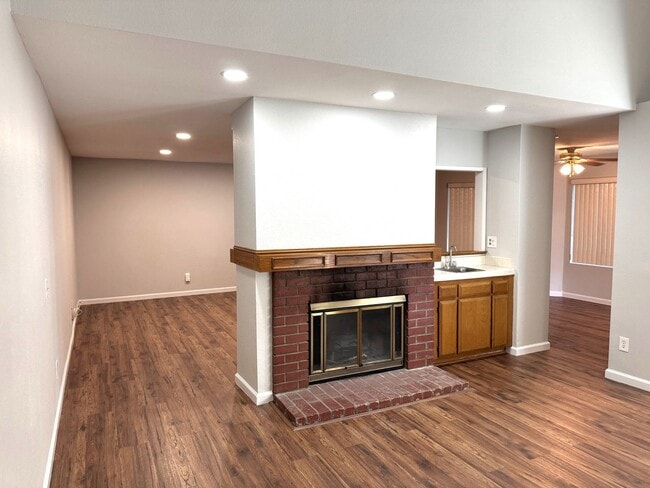 Building Photo - 14349 El Contento Ave