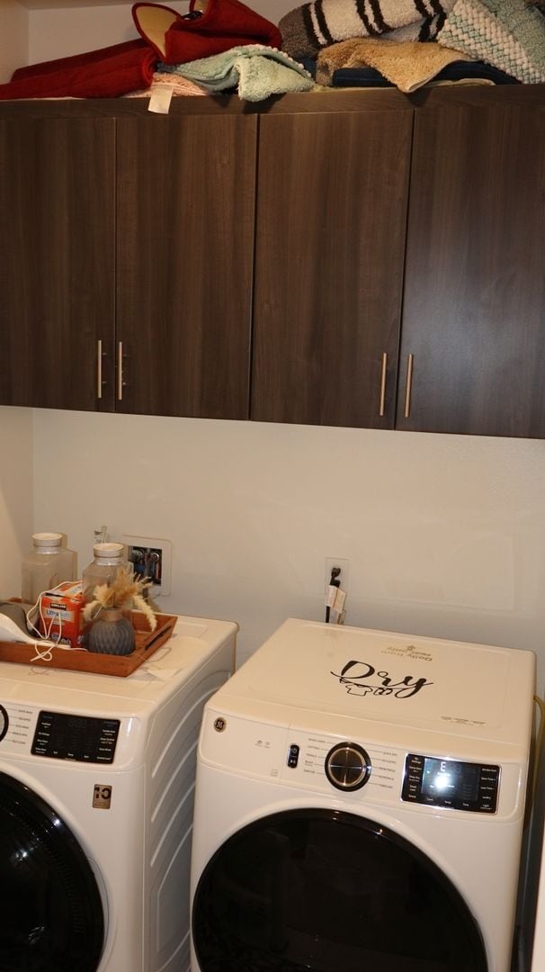 Building Photo - 4 bedrooms 3.5 baths townhome in South San Diego
