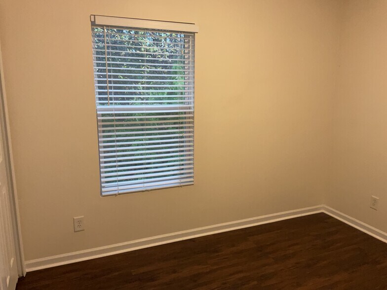 Building Photo - 7005 Sunman Rd