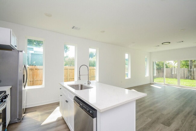 Building Photo - 4358 Clover St