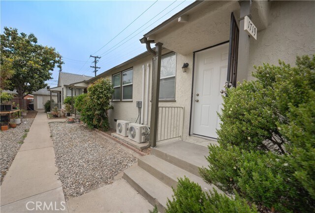 Building Photo - 1719 Cabrillo Ave