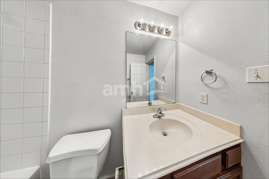 Building Photo - 5702 Rocky Trail Dr