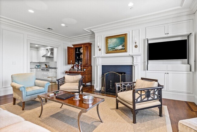 Building Photo - 348 Beacon St