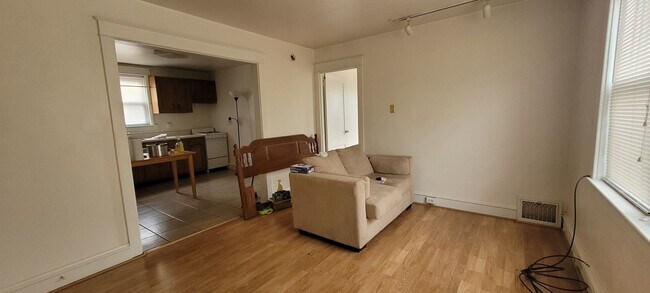 Building Photo - 4438 Kutztown Rd
