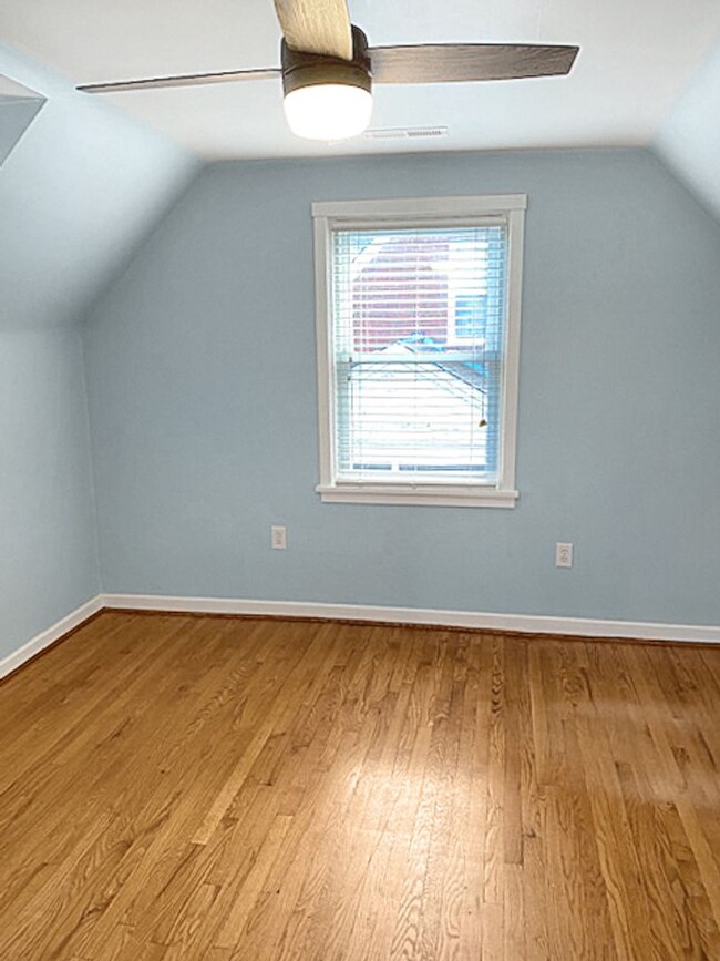 Building Photo - Cozy, yet spacious Cape close to Carytown!