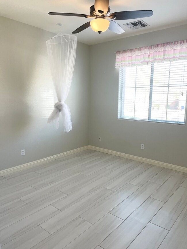 Building Photo - Beautiful Single Level 3 Bed/ 2 Bath + Den Home In Maricopa. Tons of Upgrades Throughout!