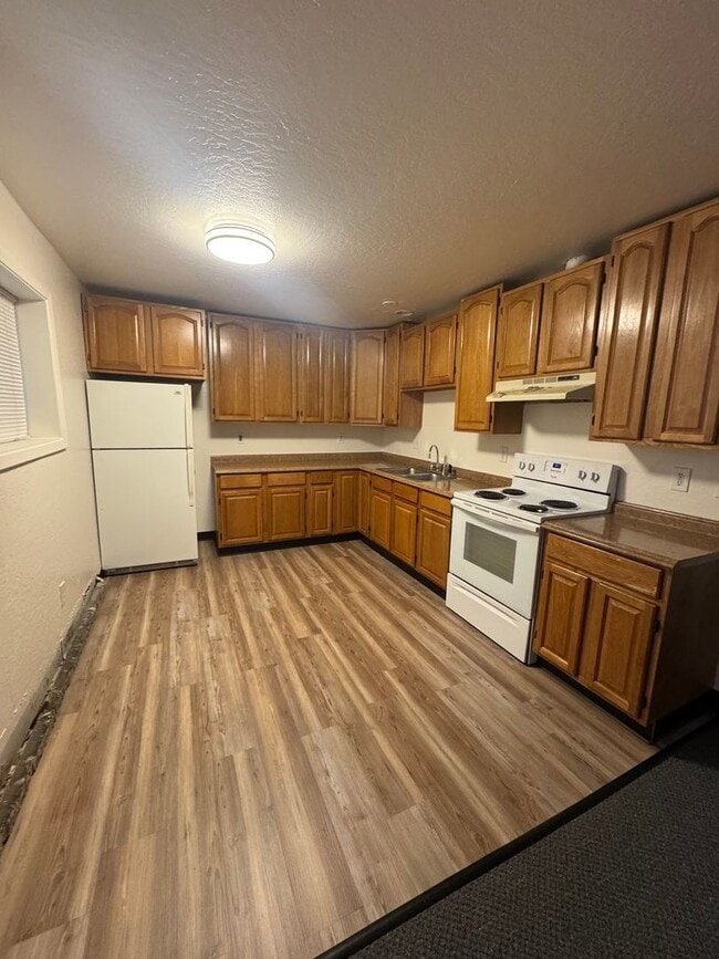 Building Photo - 401 N Mumford St